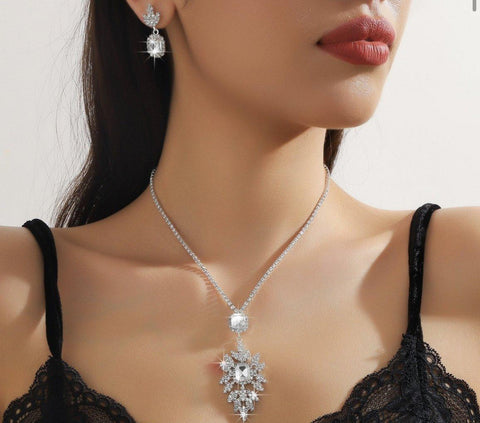 Elyria Bloom Silver Plated Square Drop Set