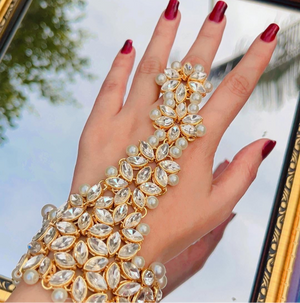 Kundan Panjaagla Sparkling Deluxe Hand Candy