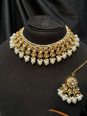 RAIHA Kundan Studded Indian Glamour Set
