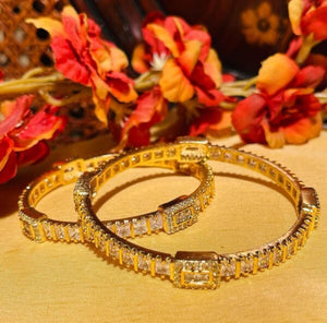 Pack Of 2 Dewaani Luxrious Kundan & Zircon Stuffed Metal Bangles