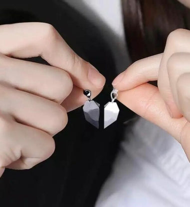 Magnetic Twinning Bond Heart Necklace For Lovers & Besties