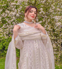 GC Crystalina Luxurious Pearl Hugged Choker